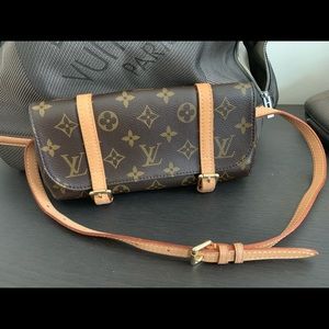 Louis Vuitton waist purse